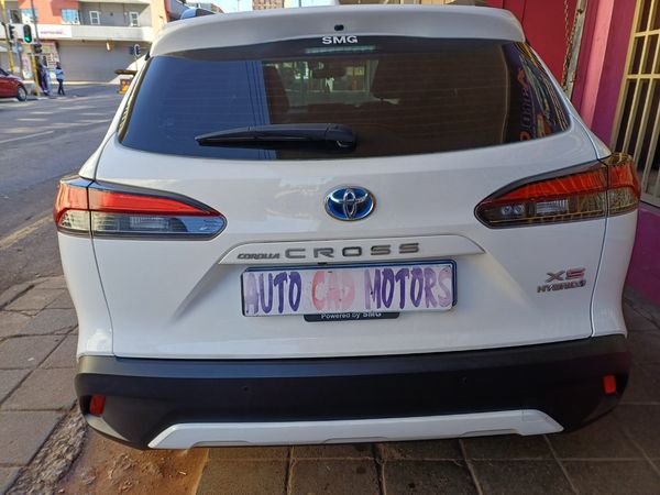 2024-Toyota-Corolla-Cross-18-XS-Hybrid image:5