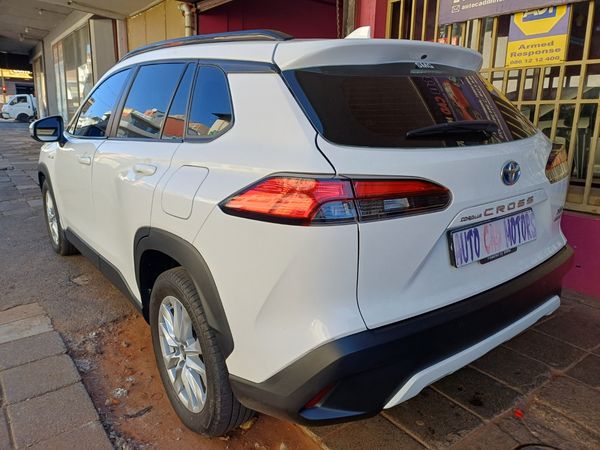 2024-Toyota-Corolla-Cross-18-XS-Hybrid image:6