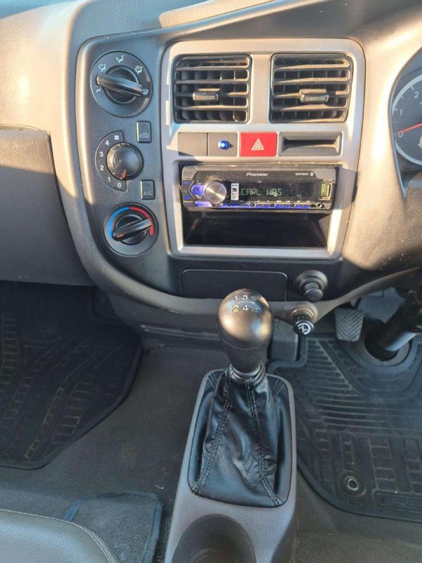 2025-Hyundai-H100-Bakkie-26D-Dropside image:11