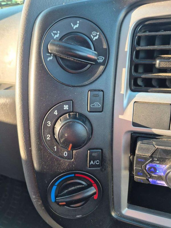 2025-Hyundai-H100-Bakkie-26D-Dropside image:12