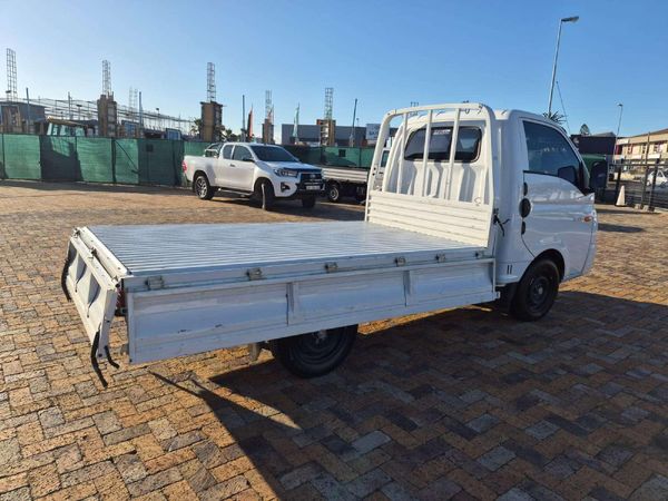 2025-Hyundai-H100-Bakkie-26D-Dropside image:3