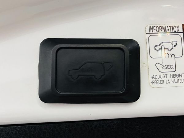 2015-Toyota-RAV4-22-D-VX-Auto image:9