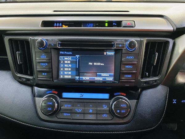 2015-Toyota-RAV4-22-D-VX-Auto image:18