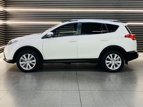 2015-Toyota-RAV4-22-D-VX-Auto image:5