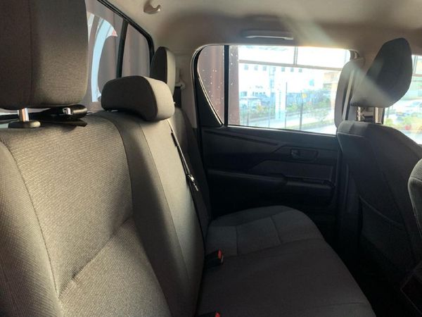 2026-Toyota-Hilux-28-GD-6-RB-SRX-4x4-Auto-Double-Cab image:6