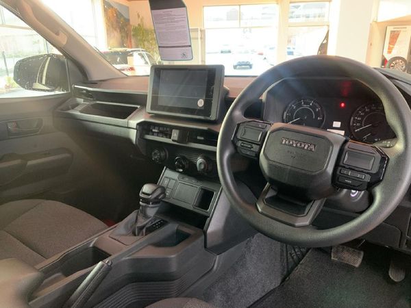 2026-Toyota-Hilux-28-GD-6-RB-SRX-4x4-Auto-Double-Cab image:8