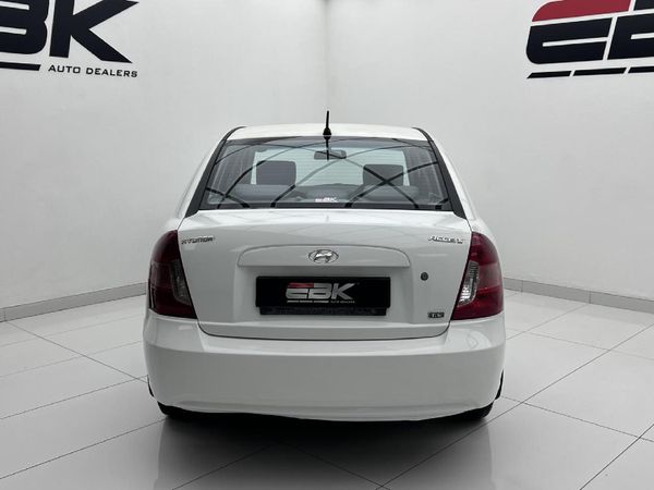 2010-Hyundai-Accent-16-GLS-HS image:3
