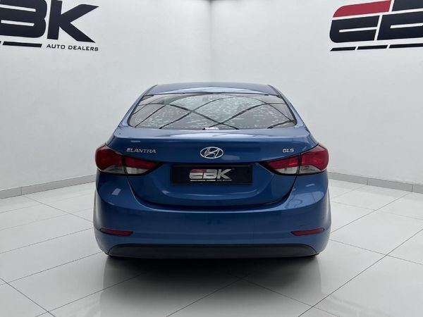 2015-Hyundai-Elantra-16-Premium image:3