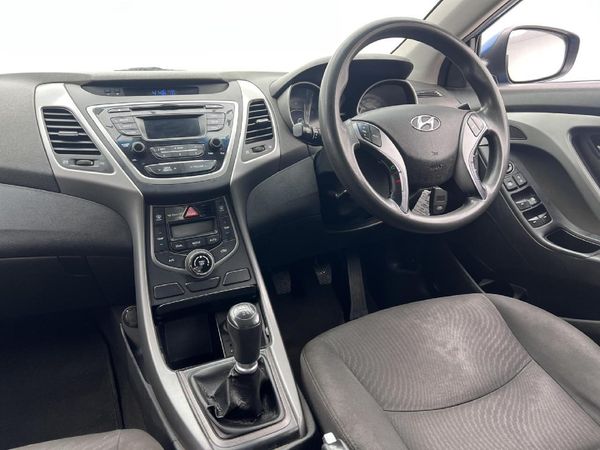 2015-Hyundai-Elantra-16-Premium image:5