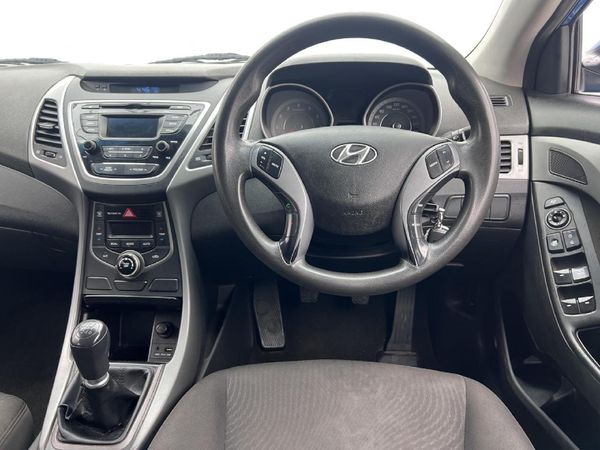 2015-Hyundai-Elantra-16-Premium image:6
