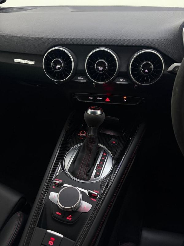 2022-Audi-TT-RS-Coupe-quattro-Auto-294kW image:12