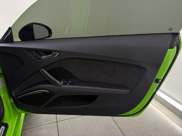 2022-Audi-TT-RS-Coupe-quattro-Auto-294kW image:19
