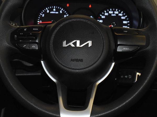 2022-Kia-Picanto-10-Street image:15