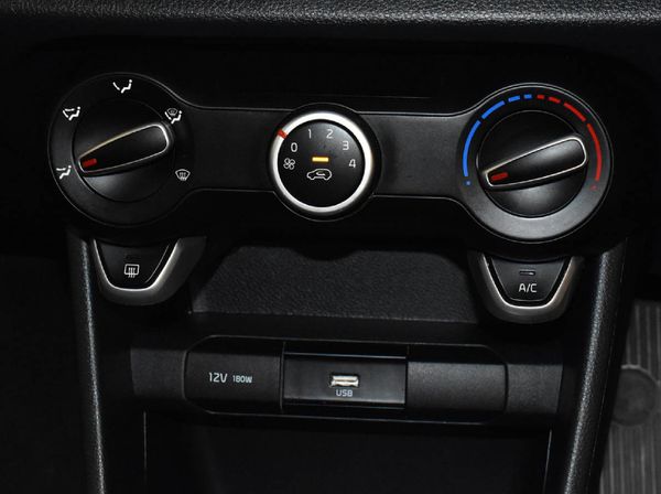 2022-Kia-Picanto-10-Street image:18