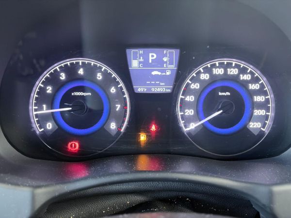 2017-Hyundai-Accent-16-GLS-Fluid-Auto image:12