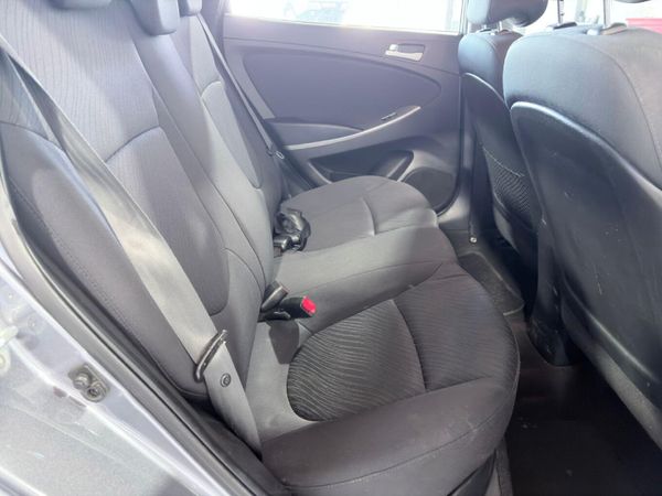 2017-Hyundai-Accent-16-GLS-Fluid-Auto image:14