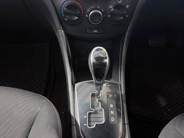 2017-Hyundai-Accent-16-GLS-Fluid-Auto image:21