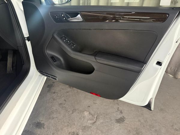 2016-Volkswagen-Jetta-GP-14-TSI-Comfortline-Auto image:12