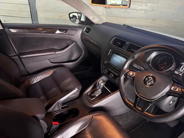 2016-Volkswagen-Jetta-GP-14-TSI-Comfortline-Auto image:13