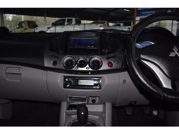 2011-Mitsubishi-Triton-24-MPi-Double-Cab image:13