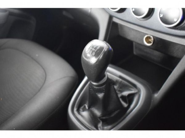 2020-Hyundai-Grand-i10-12-Fluid-Cargo-Panel-Van image:11