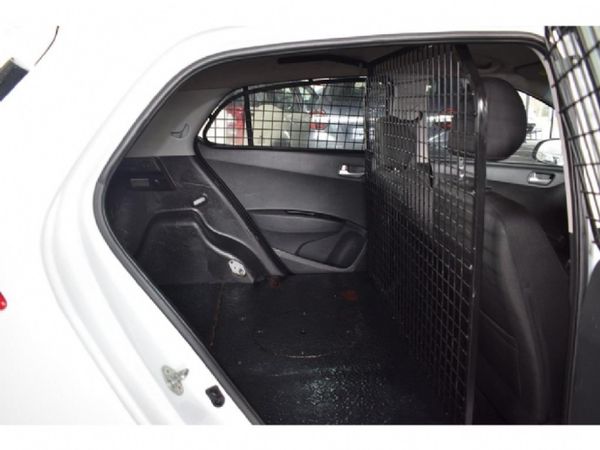 2020-Hyundai-Grand-i10-12-Fluid-Cargo-Panel-Van image:8