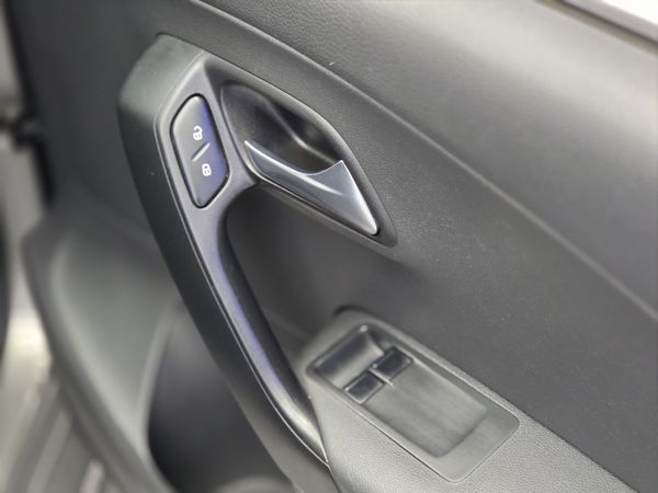 2020-Volkswagen-Polo-Vivo-14-Trendline-5-dr image:10