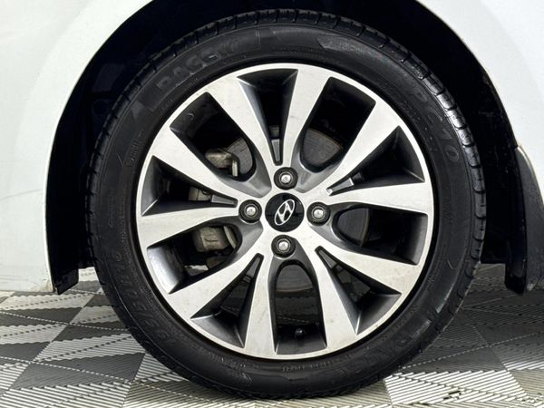 2018-Hyundai-Accent-16-Fluid-5-dr image:3