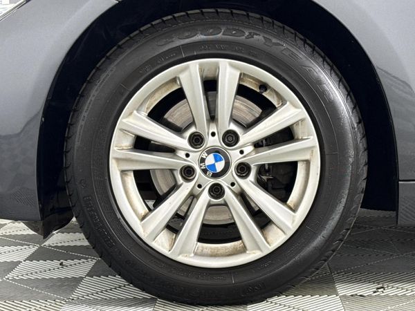 2017-BMW-3-Series-318i-Luxury-Line-Auto image:4