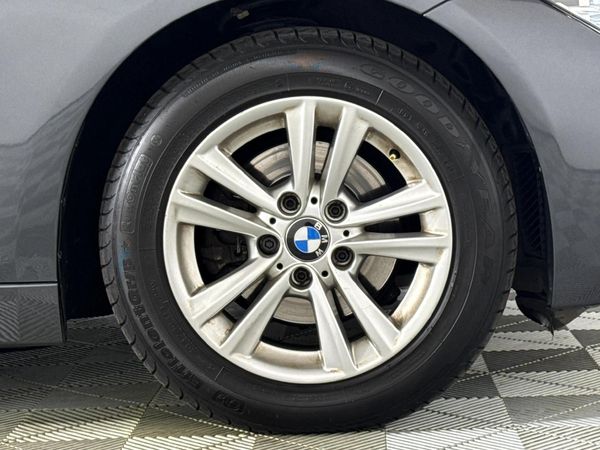 2017-BMW-3-Series-318i-Luxury-Line-Auto image:5