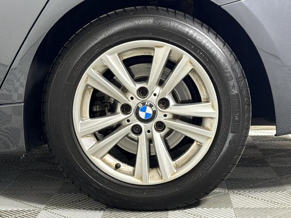 2017-BMW-3-Series-318i-Luxury-Line-Auto image:6