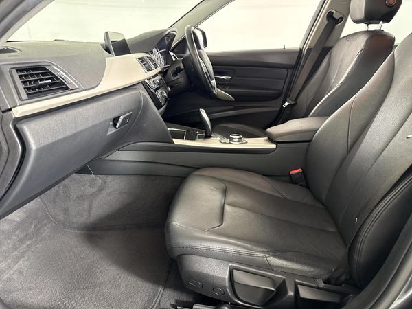 2017-BMW-3-Series-318i-Luxury-Line-Auto image:8