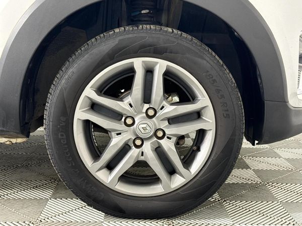 2023-Renault-Triber-10-Intens image:5