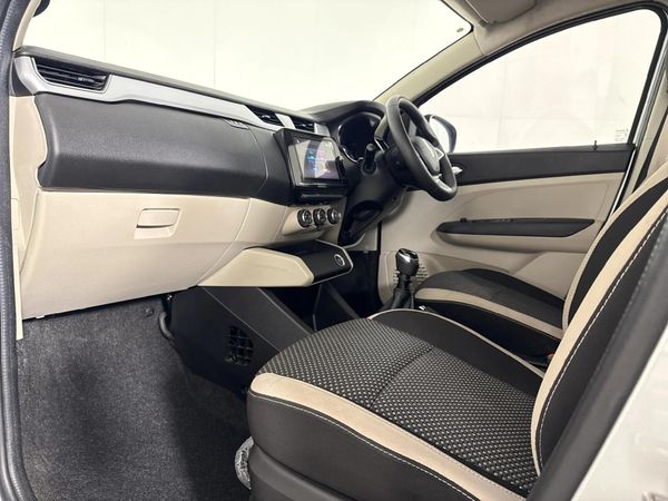 2023-Renault-Triber-10-Intens image:8