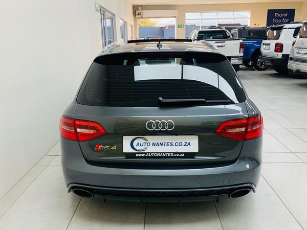 2014-Audi-RS4-Avant-quattro-Auto image:9
