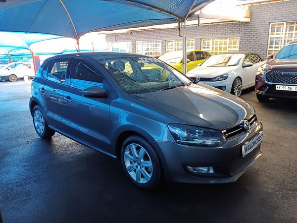 2012-Volkswagen-Polo-16-Comfortline-5-dr image:2