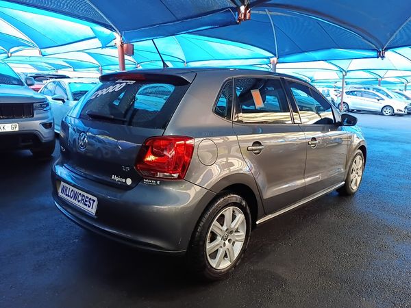 2012-Volkswagen-Polo-16-Comfortline-5-dr image:3