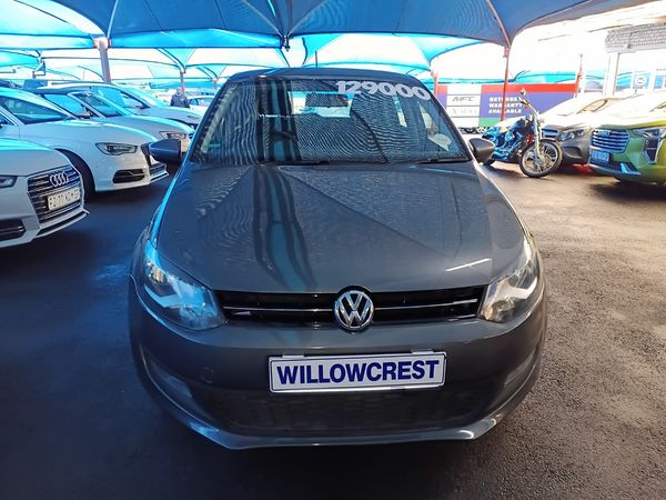 2012-Volkswagen-Polo-16-Comfortline-5-dr image:6