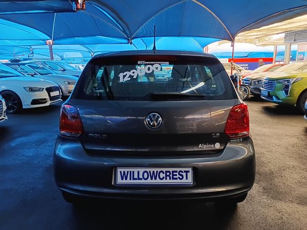 2012-Volkswagen-Polo-16-Comfortline-5-dr image:7