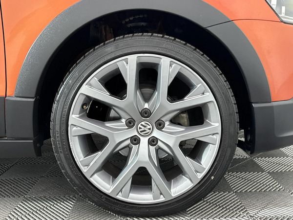 2020-Volkswagen-Polo-Vivo-16-Maxx-5-dr image:4
