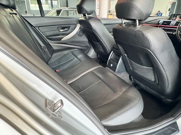 2016-BMW-3-Series-318i-Auto image:8