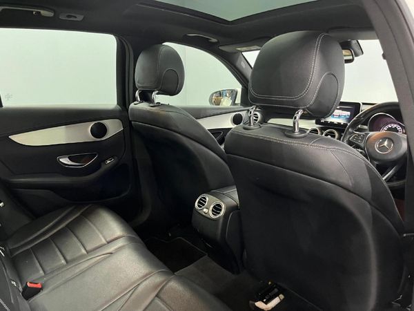 2015-Mercedes-Benz-GLC-300 image:10