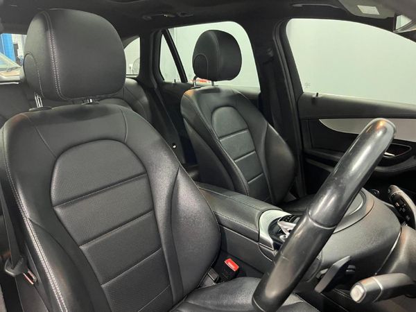 2015-Mercedes-Benz-GLC-300 image:11