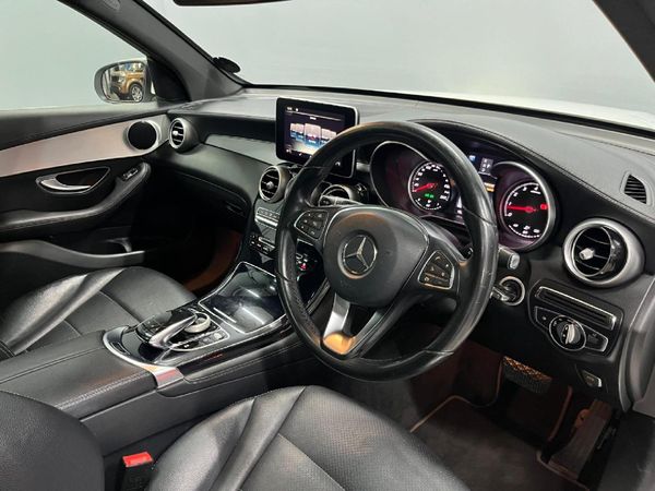 2015-Mercedes-Benz-GLC-300 image:12