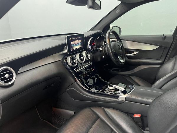 2015-Mercedes-Benz-GLC-300 image:16