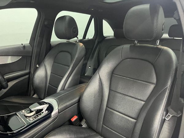 2015-Mercedes-Benz-GLC-300 image:17