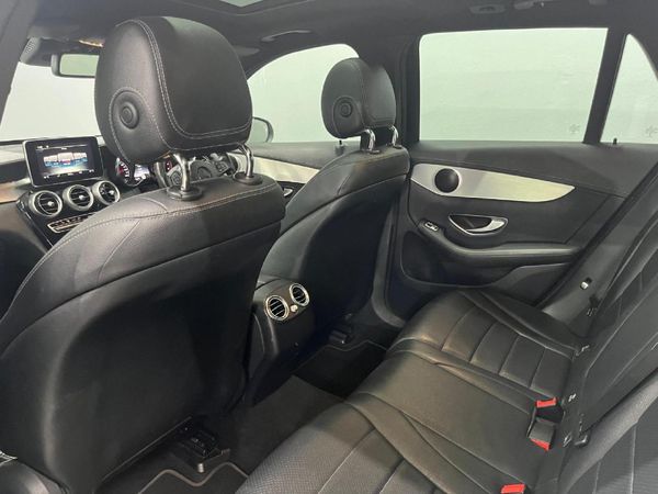 2015-Mercedes-Benz-GLC-300 image:18