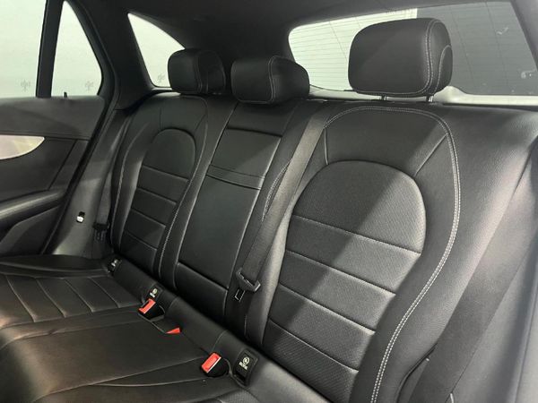 2015-Mercedes-Benz-GLC-300 image:19