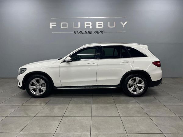 2015-Mercedes-Benz-GLC-300 image:4