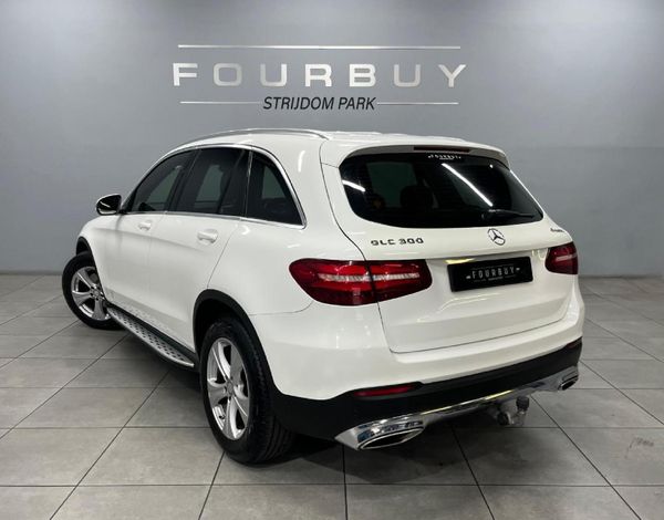 2015-Mercedes-Benz-GLC-300 image:5